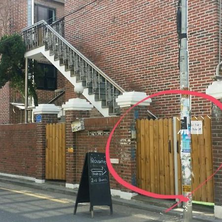 Hongdae Housetay Guesthouse 2Nd Branch Сеул Екстериор снимка