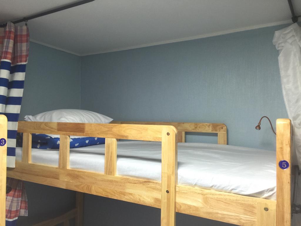 Hongdae Housetay Guesthouse 2Nd Branch Сеул Стая снимка