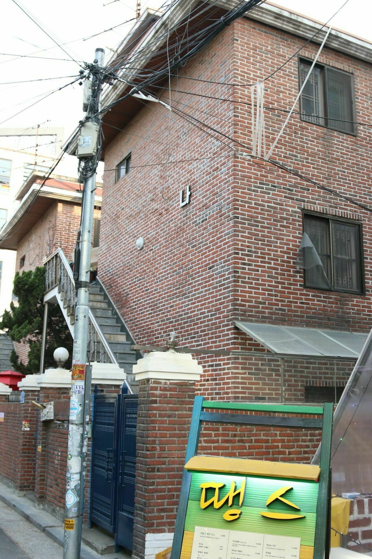 Hongdae Housetay Guesthouse 2Nd Branch Сеул Екстериор снимка